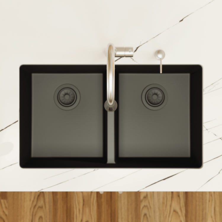 QU-810-BL Additional Lifestyle
