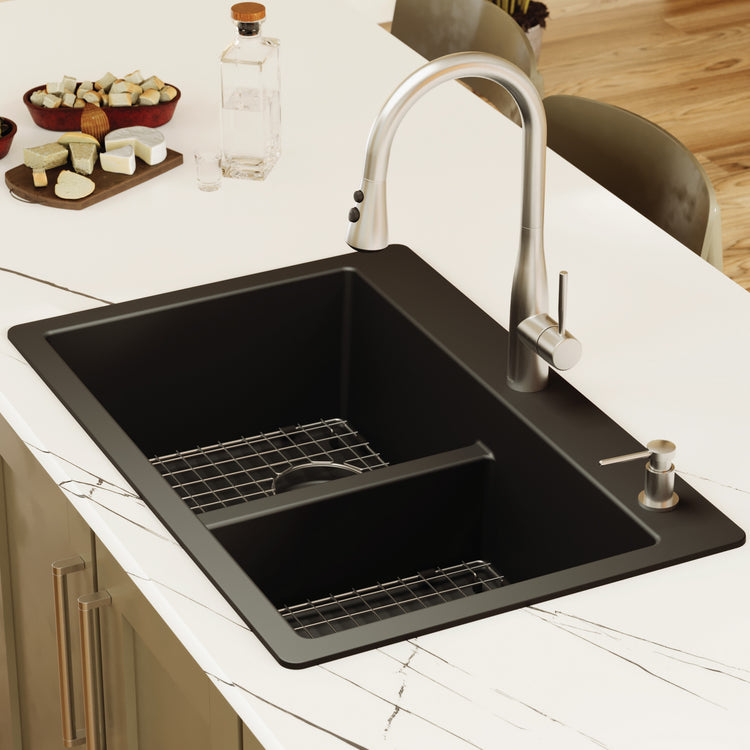 QT-810-BL-PK1 Additional Lifestyle
