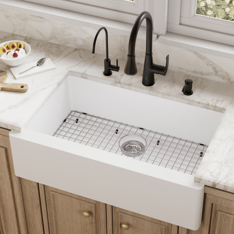 QA-740-WH-PK1 Main Lifestyle
