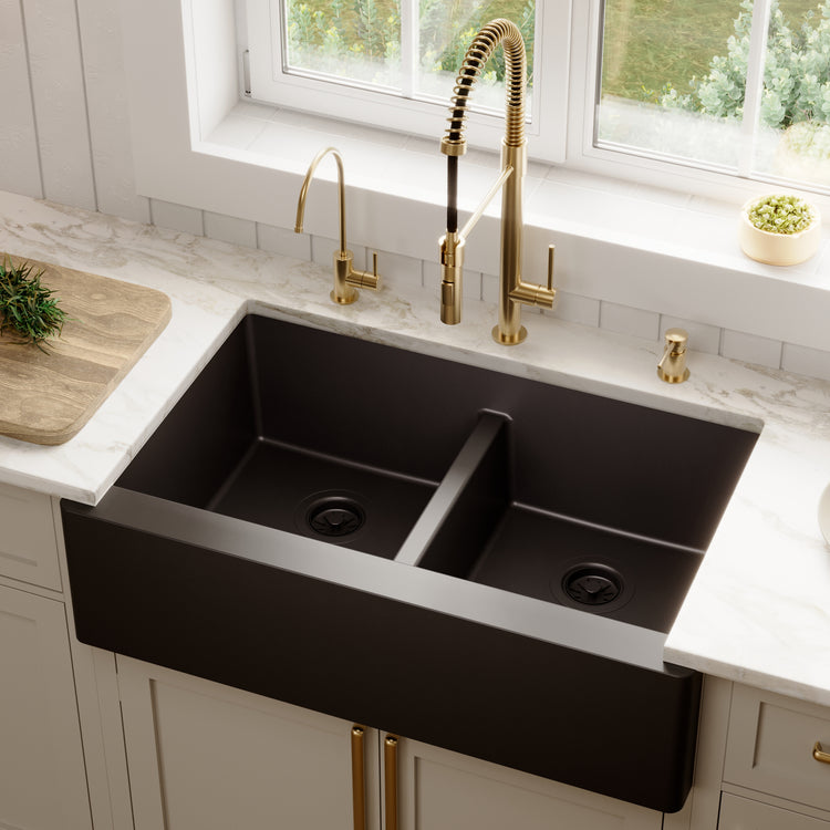 QA-750-BL Main Lifestyle