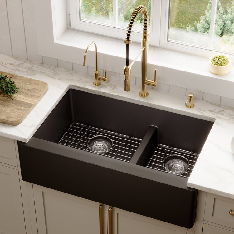 QA-760-BL-PK1 Main Lifestyle