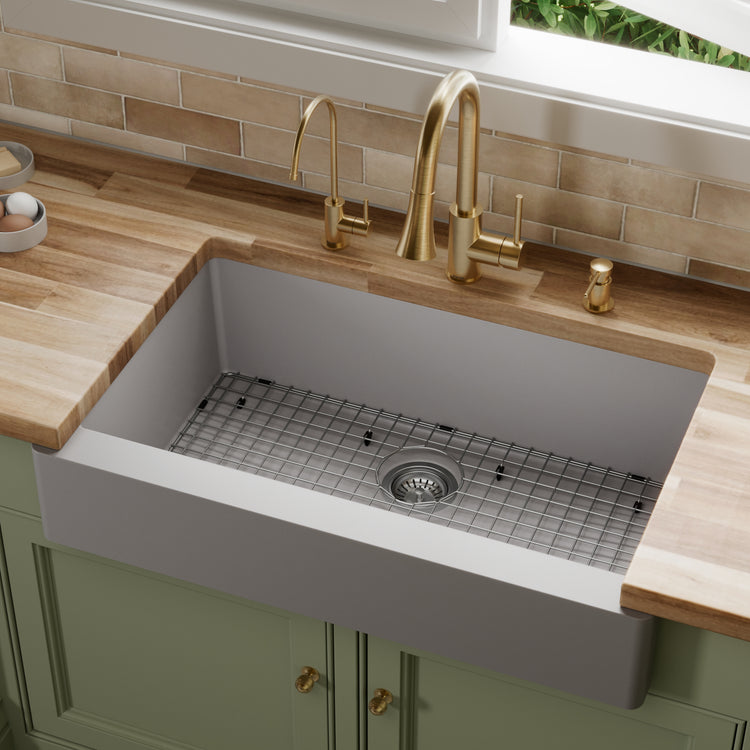 QAR-740-GR-PK1 Main Lifestyle