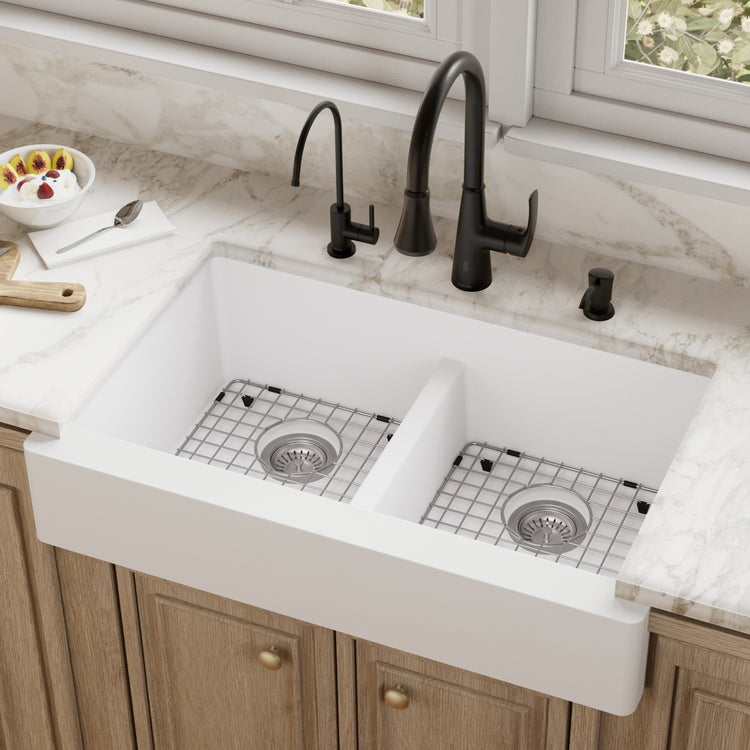 QAR-750-WH-PK1 Main Lifestyle