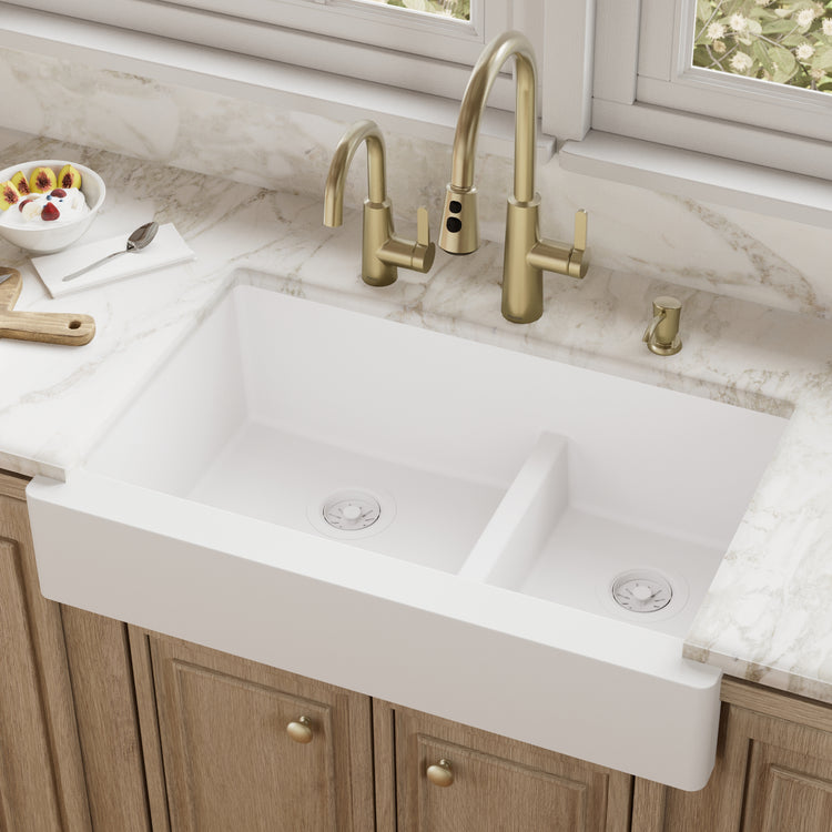 QAR-760-WH Main Lifestyle