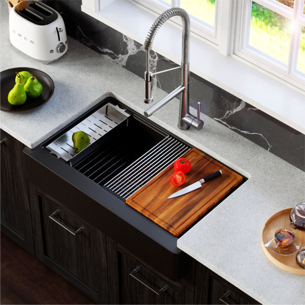 QARWS-740-BL Main Lifestyle