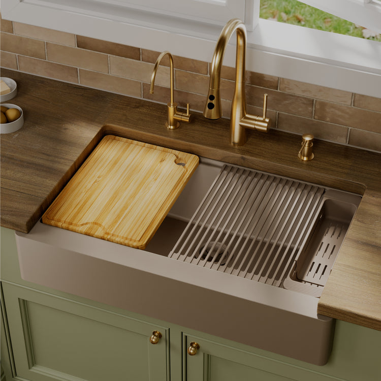QARWS-740-CN-PK2 Main Lifestyle