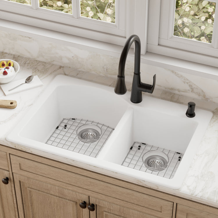 QT-610-WH-PK1 Main Lifestyle