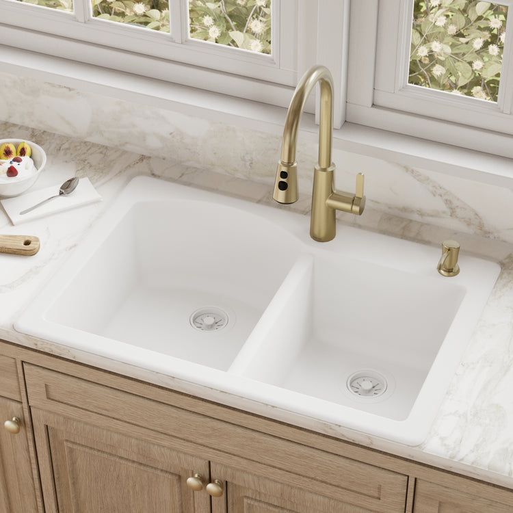 QT-610-WH Main Lifestyle