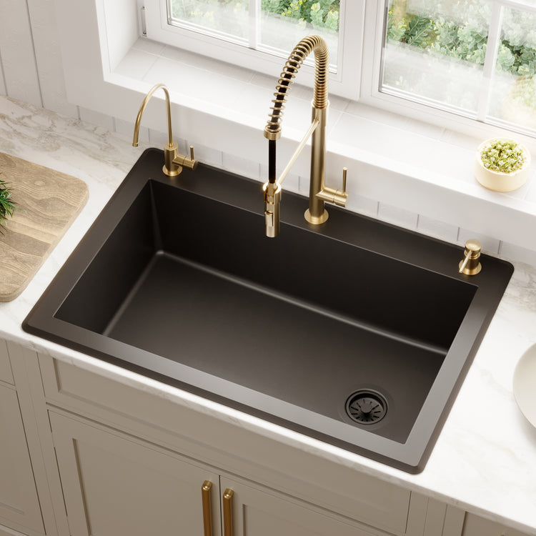 QT-670-BL Main Lifestyle