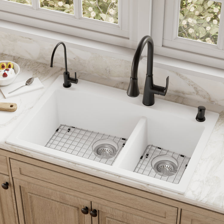 QT-711-WH-PK1 Main Lifestyle