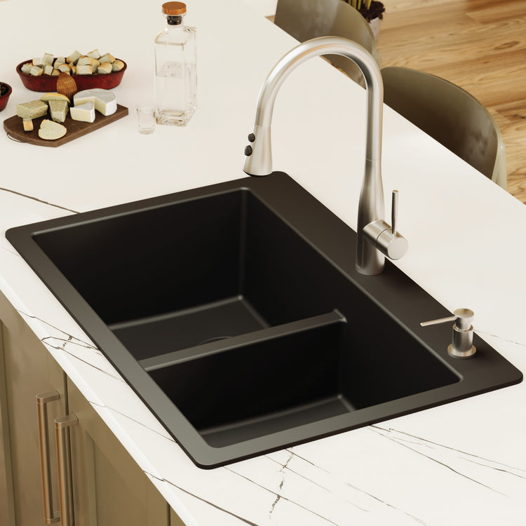 QT-810-BL Main Lifestyle