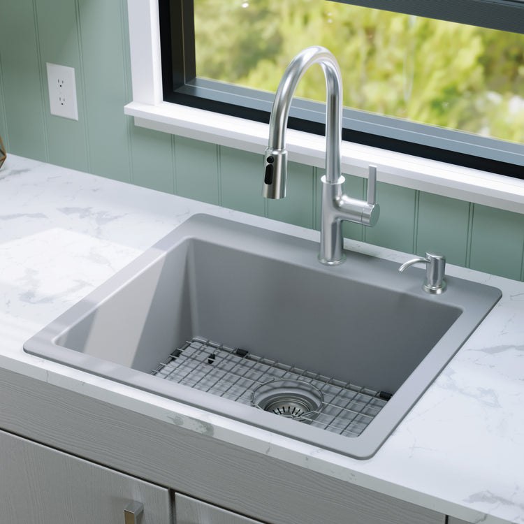 QT-820-GR-PK1 Main Lifestyle