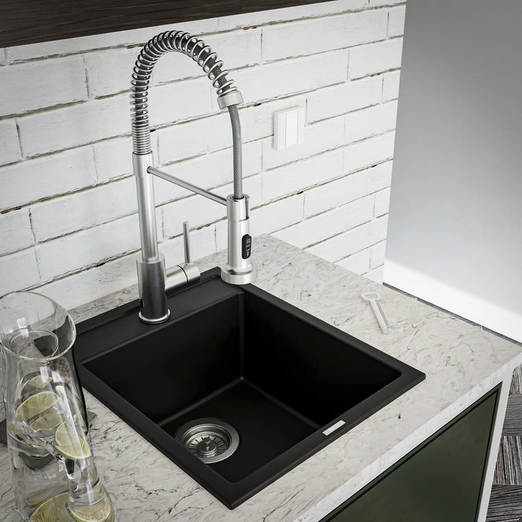 QT-825-BL Main Lifestyle