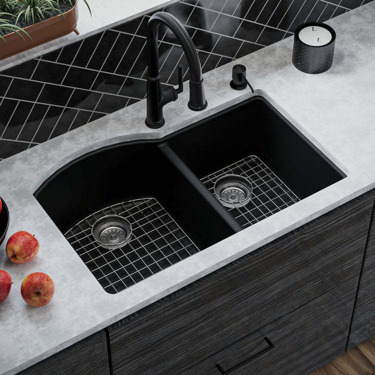 QU-610-BL-PK1 Main Lifestyle