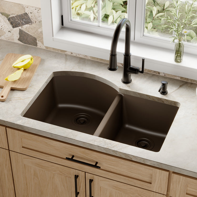 QU-610-BR Main Lifestyle