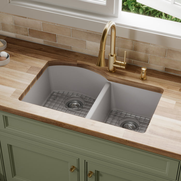 QU-610-GR-PK1 Main Lifestyle