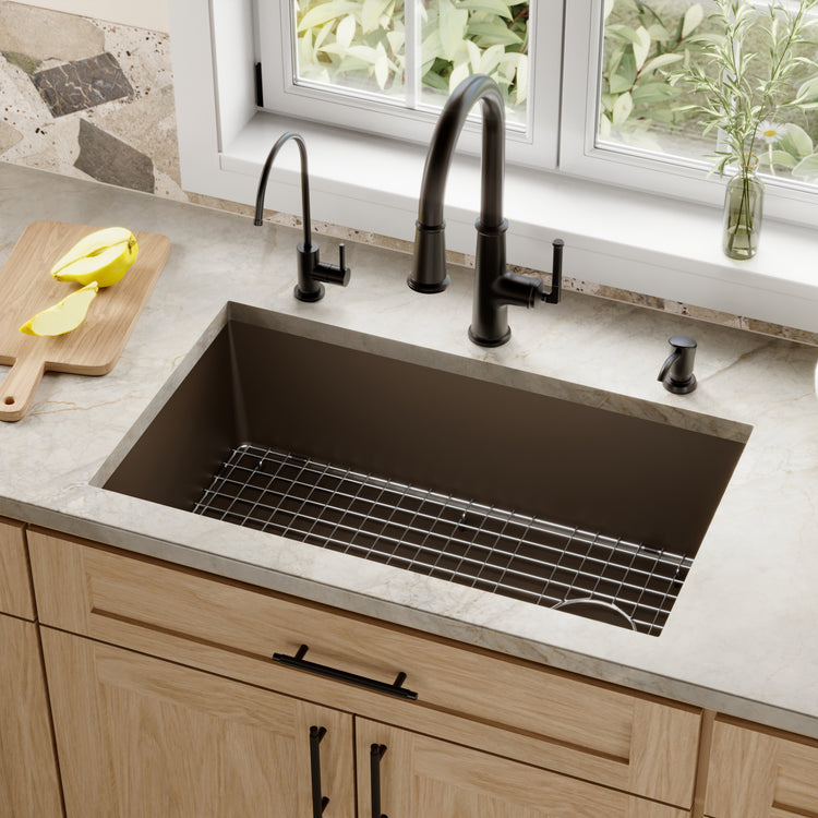 QU-670-BR-PK1 Main Lifestyle
