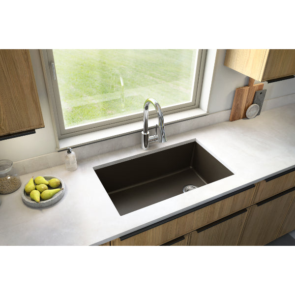 QU-670-BR Main Lifestyle