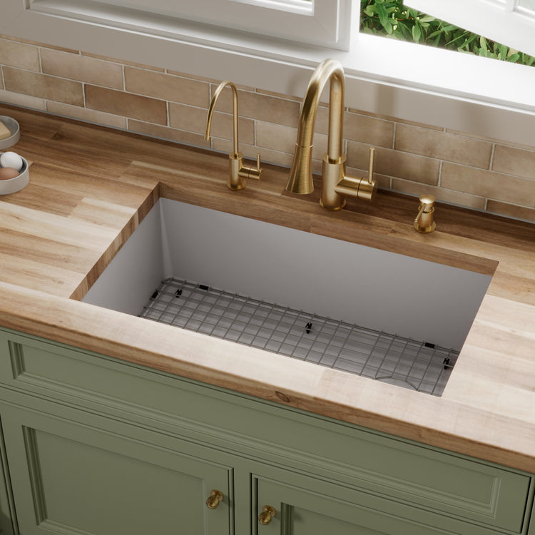 QU-670-GR-PK1 Main Lifestyle