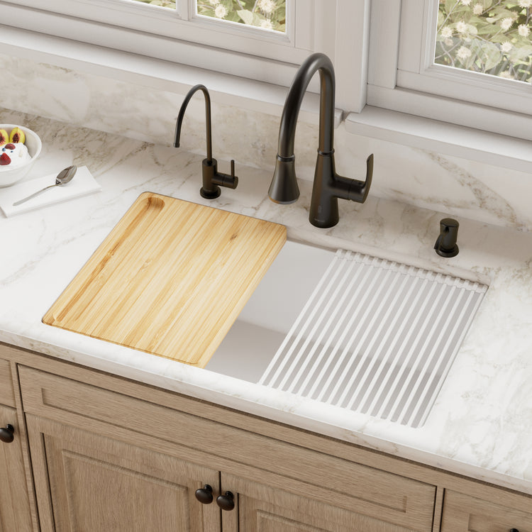 QU-670-WH-PK2 Main Lifestyle