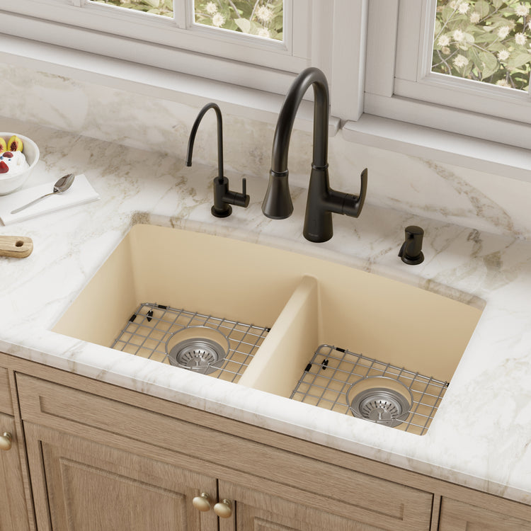 QU-710-BI-PK1 Main Lifestyle