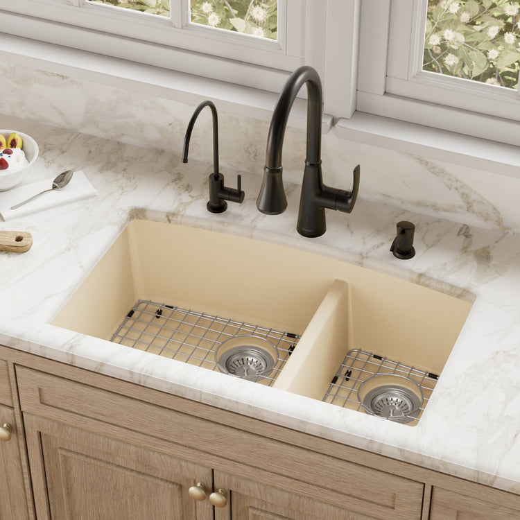 QU-711-BI-PK1 Main Lifestyle