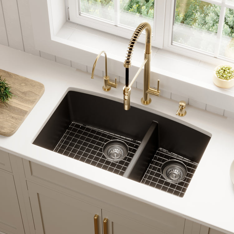 QU-711-BL-PK1 Main Lifestyle