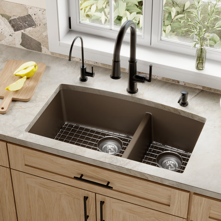 QU-711-BR-PK1 Main Lifestyle