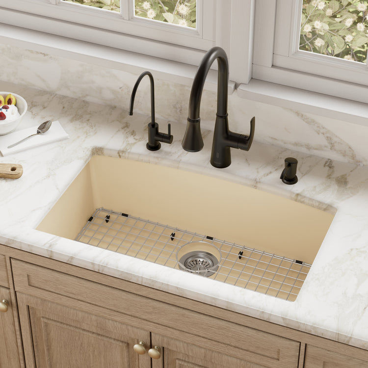 QU-712-BI-PK1 Main Lifestyle