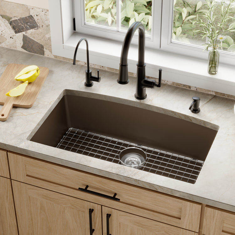 QU-712-BR-PK1 Main Lifestyle
