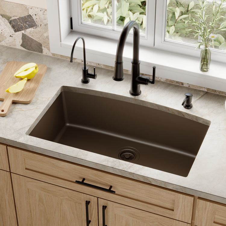 QU-712-BR Main Lifestyle