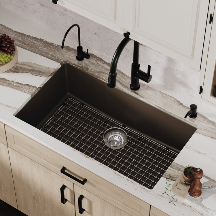 QU-812-BR-PK1 Main Lifestyle