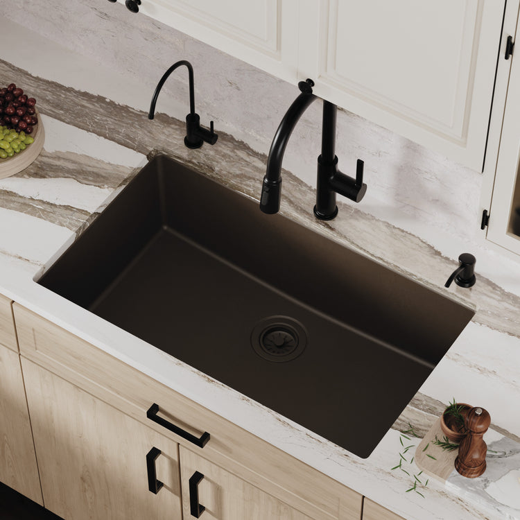 QU-812-BR Main Lifestyle