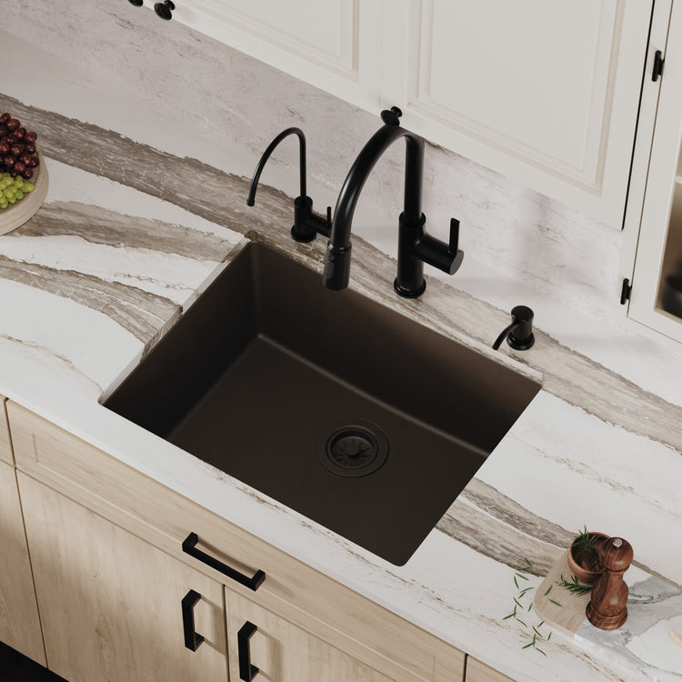 QU-820-BR Main Lifestyle