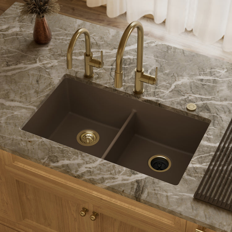 QU-910-BR Main Lifestyle