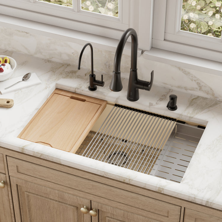QUWS-875-BI Main Lifestyle