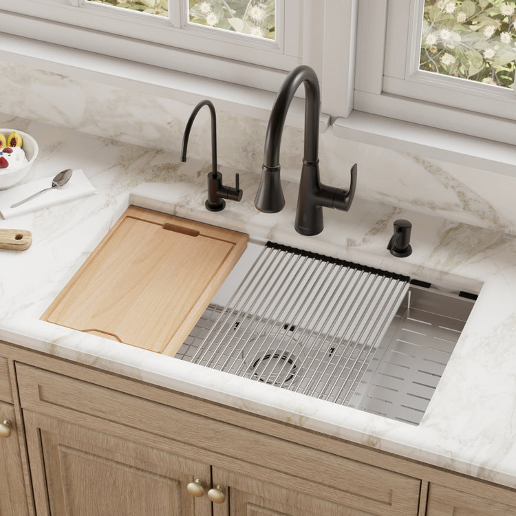 QUWS-875-WH Main Lifestyle