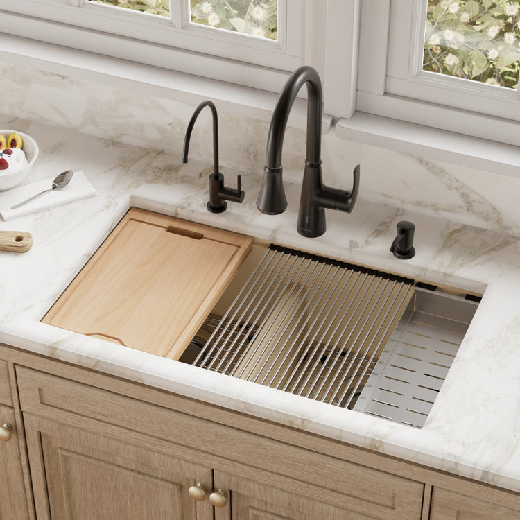 QUWS-880-BI Main Lifestyle