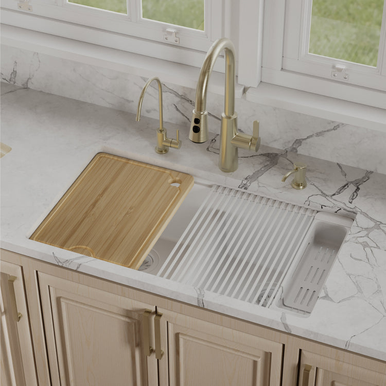 QUWS-880-WH-PK2 Main Lifestyle