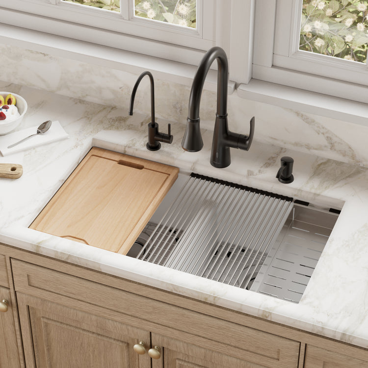 QUWS-880-WH Main Lifestyle