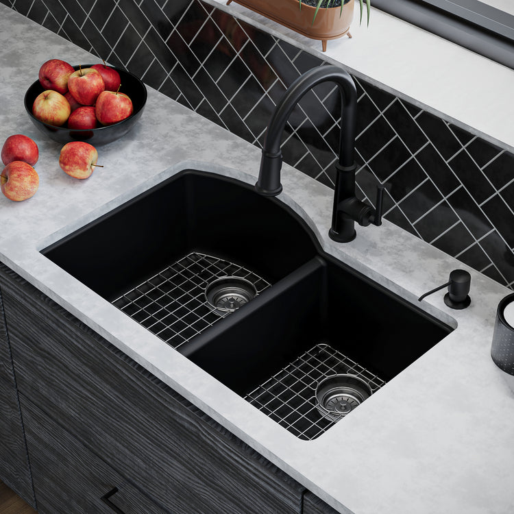 QU-610-BL-PK1 Additional Lifestyle