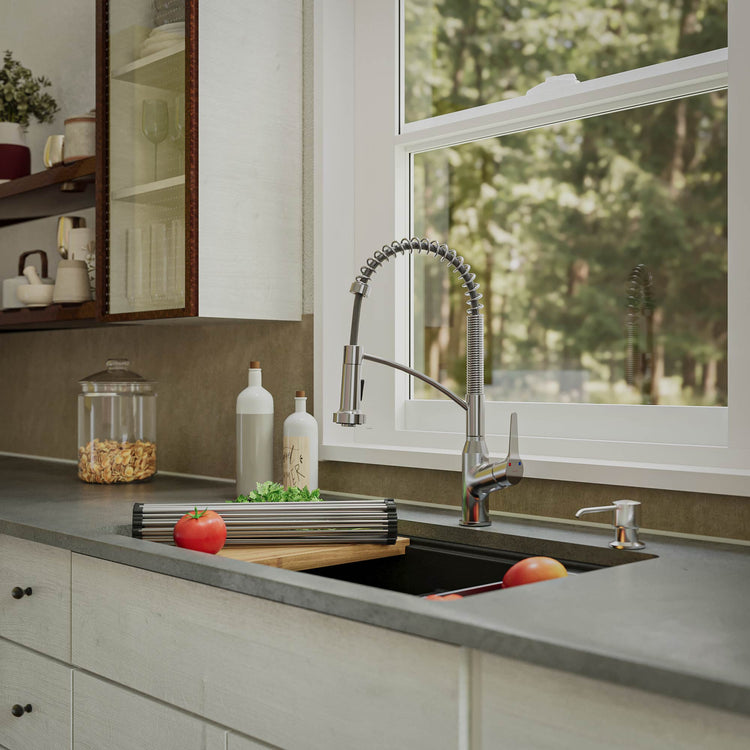 QUWS-880-BL Additional Lifestyle