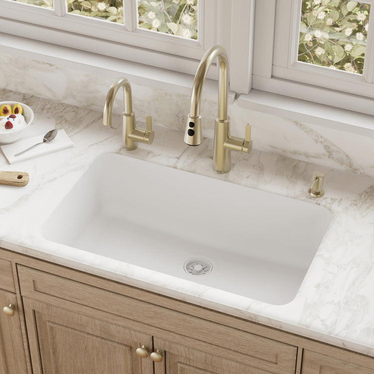 Q-340-WH Main Lifestyle