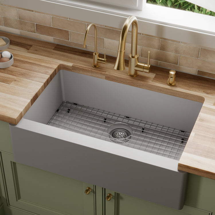 QA-740-GR-PK1 Main Lifestyle