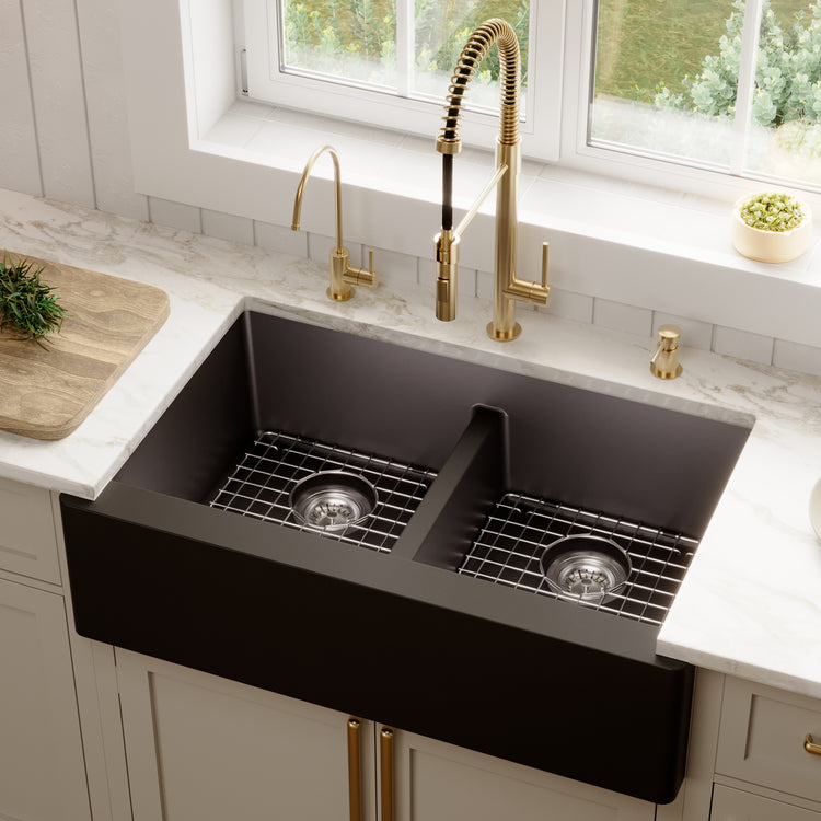 QA-750-BL-PK1 Main Lifestyle