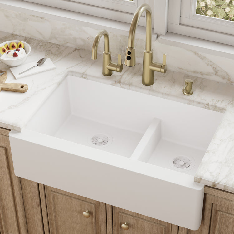 QA-760-WH Main Lifestyle