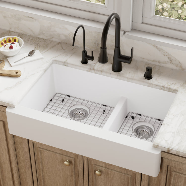 QAR-760-WH-PK1 Main Lifestyle