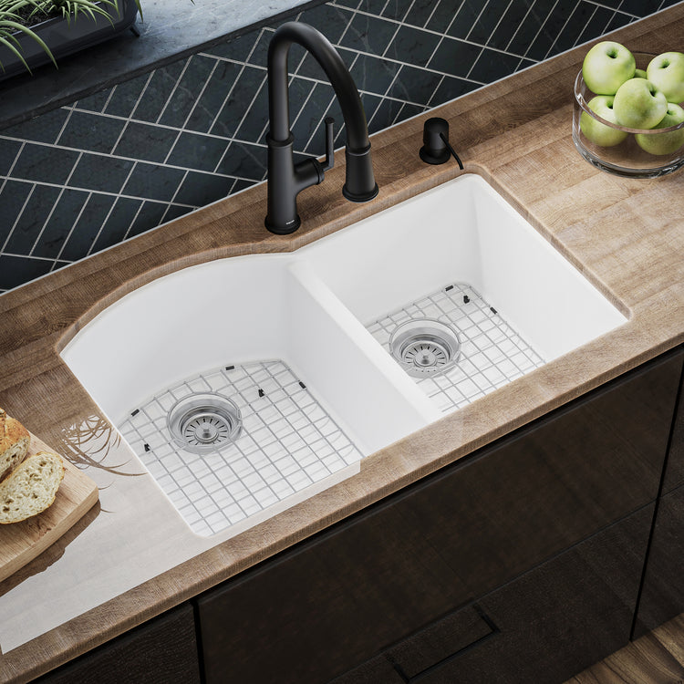 QU-610-WH-PK1 Main Lifestyle