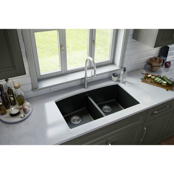QU-710-BL Main Lifestyle