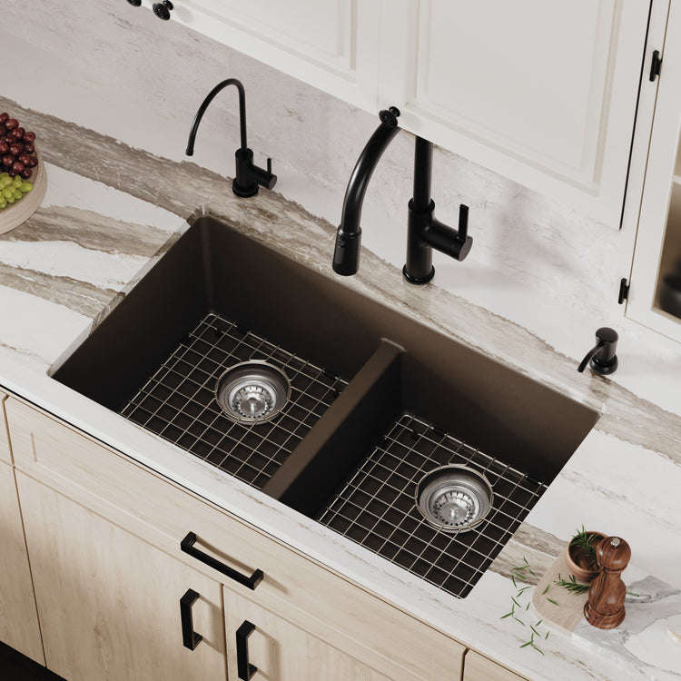 QU-810-BR-PK1 Main Lifestyle